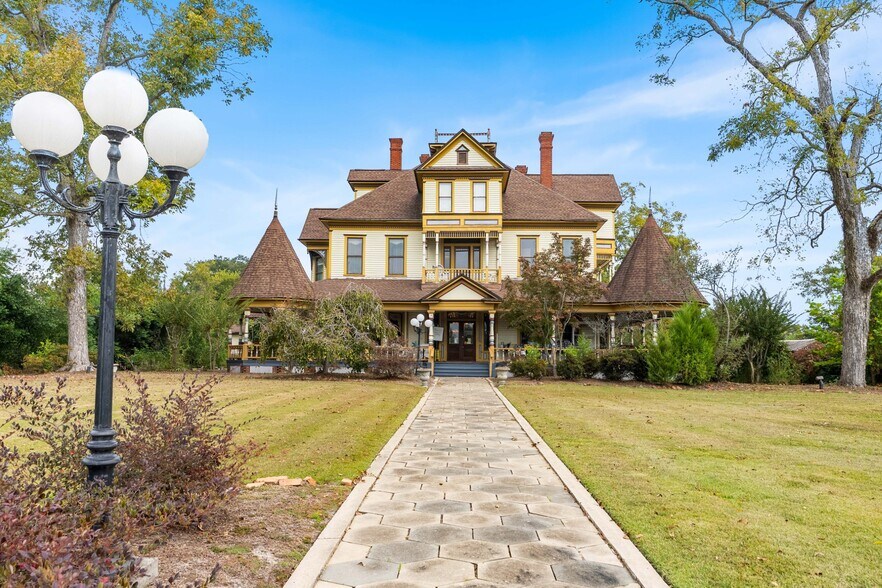 323 N Main St, Swainsboro, GA à vendre - Photo du bâtiment - Image 2 de 50