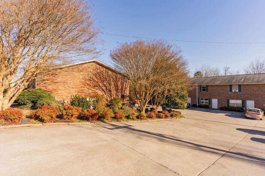 369 Warren St, Madisonville, TN à vendre - Photo du bâtiment - Image 3 de 18