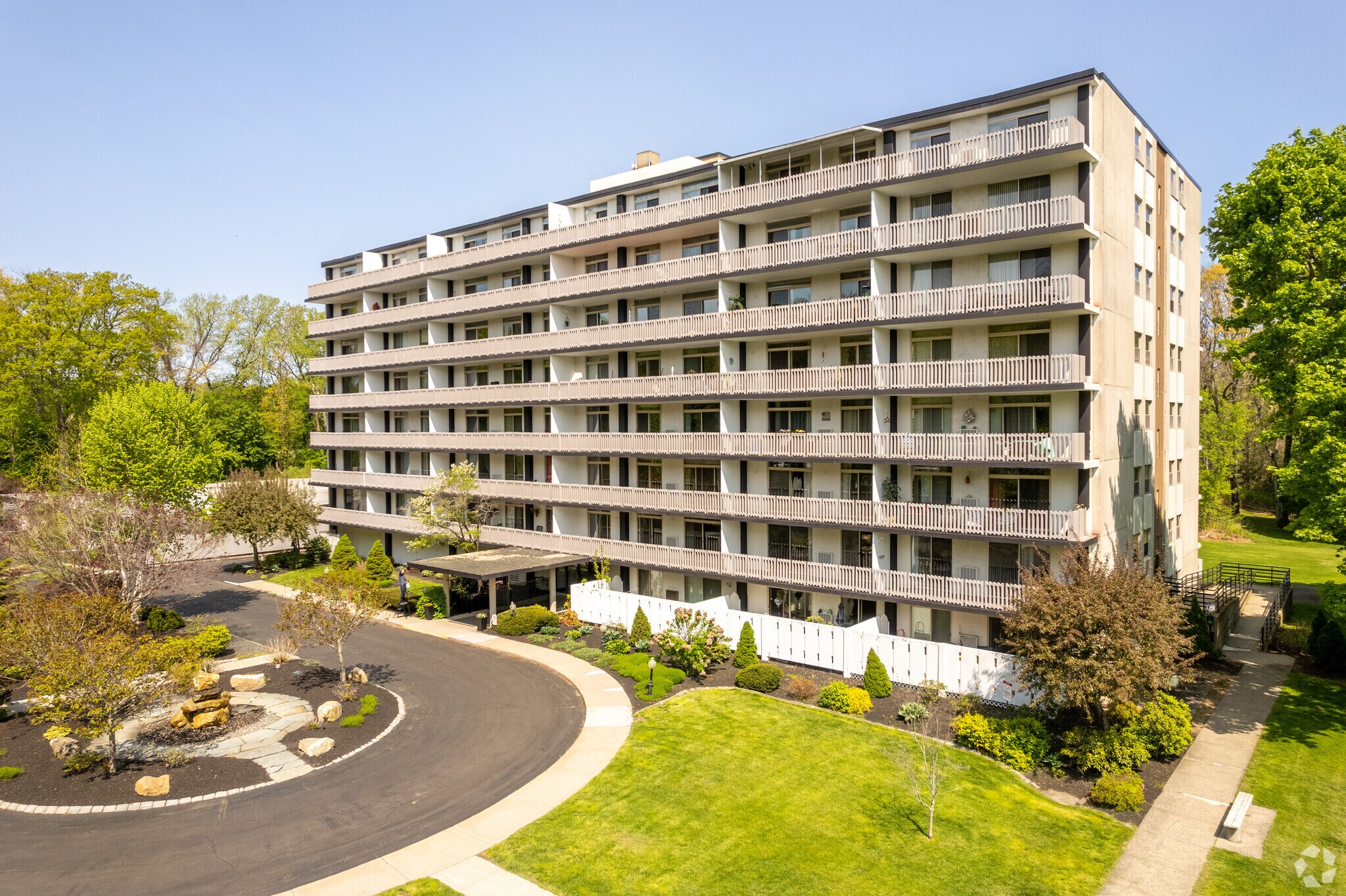 5 Suburban Rd, Worcester, MA à vendre Photo principale- Image 1 de 1