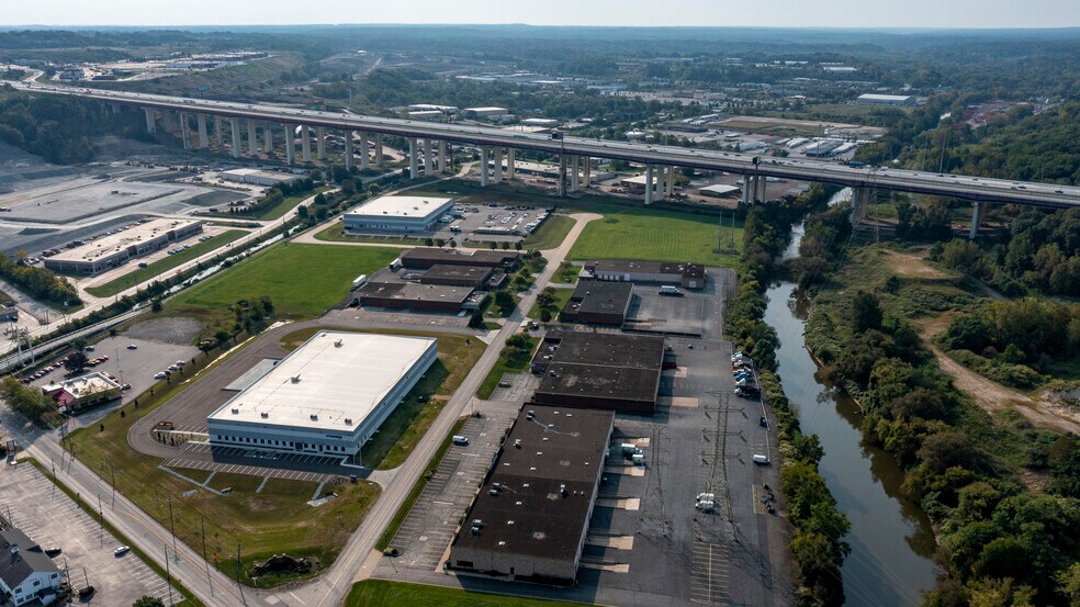 Cloverleaf Pky, Valley View, OH à vendre - Photo du bâtiment - Image 3 de 4