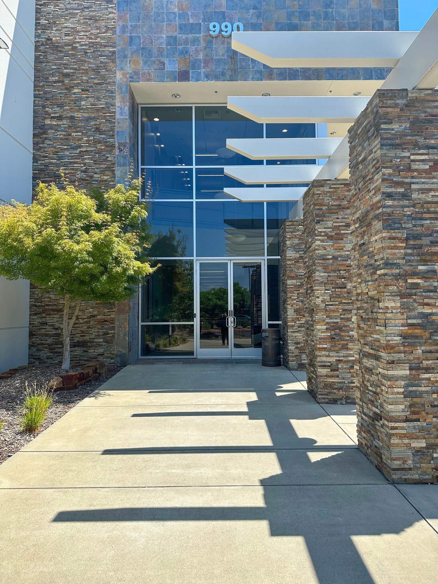 990 Reserve Dr, Roseville, CA for lease Building Photo- Image 1 of 6