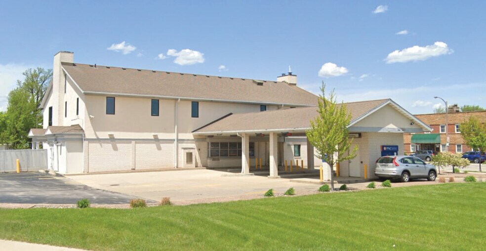 6055 W Lisbon Ave, Milwaukee, WI à vendre - Photo du bâtiment - Image 1 de 2