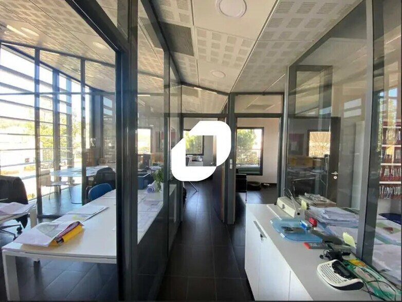 Office in Brignais for sale - Interior Photo - Image 3 of 5