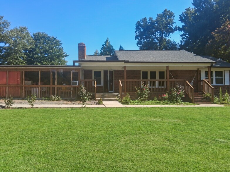 9902 Forest Dr, Charlotte, NC à vendre - Photo principale - Image 1 de 16