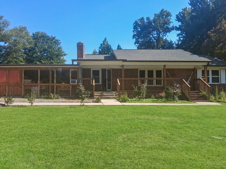 9902 Forest Dr, Charlotte, NC for sale - Primary Photo - Image 1 of 16