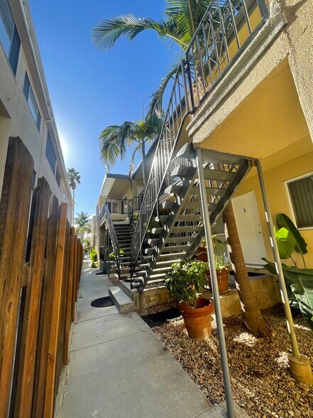 823 5th St, Santa Monica, CA à vendre - Photo du bâtiment - Image 2 de 8