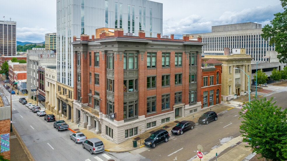 123 E 7th St, Chattanooga, TN for lease - Building Photo - Image 1 of 34