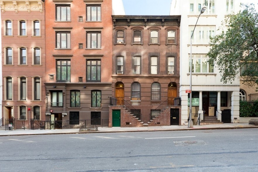 206-208 E 35th St, New York, NY à vendre - Photo du bâtiment - Image 2 de 12