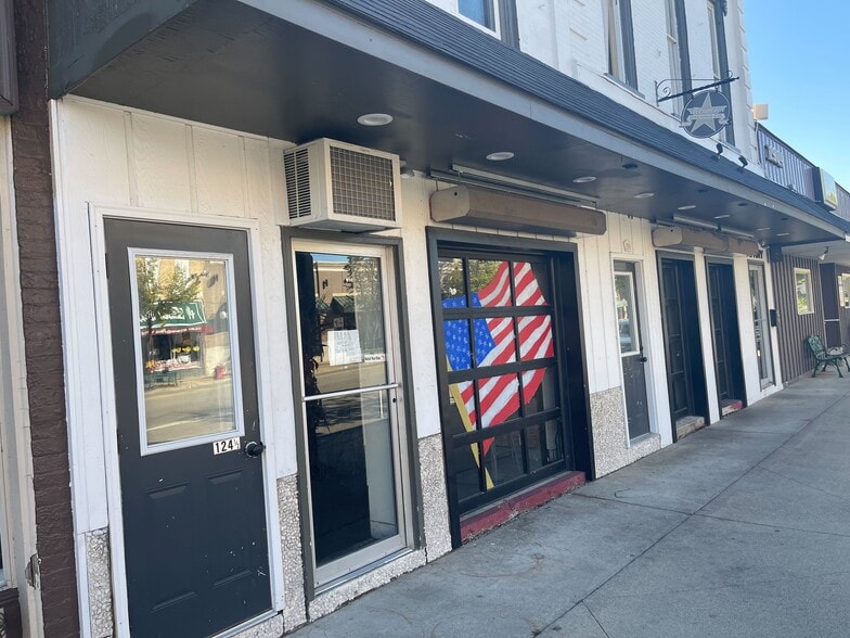 124-128 W Chicago Blvd, Tecumseh, MI for lease - Building Photo - Image 3 of 13