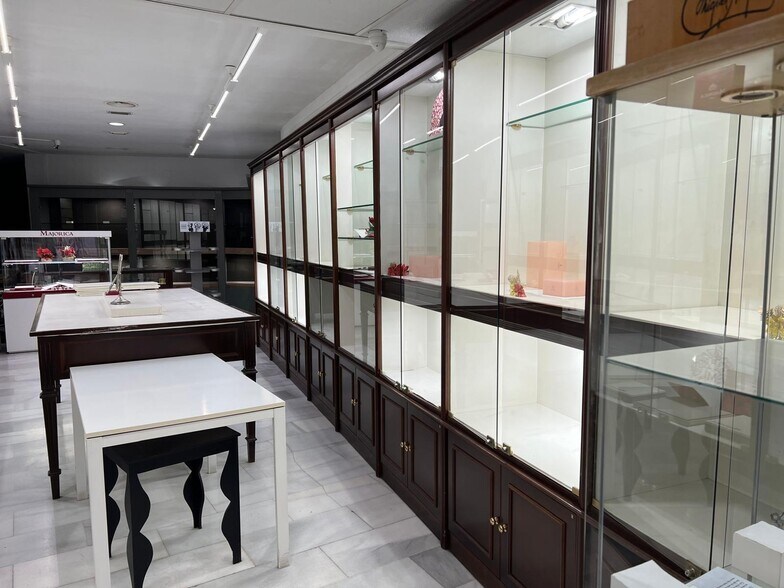Retail in Córdoba, Córdoba for lease - Building Photo - Image 3 of 10