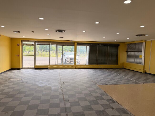 More details for 620 Ella T Grasso Blvd, New Haven, CT - Office/Retail for Lease