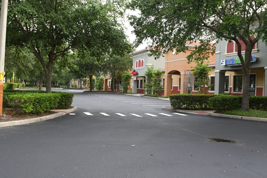 1291 Winter Garden Vineland Rd, Winter Garden, FL à louer - Photo du bâtiment - Image 3 de 3