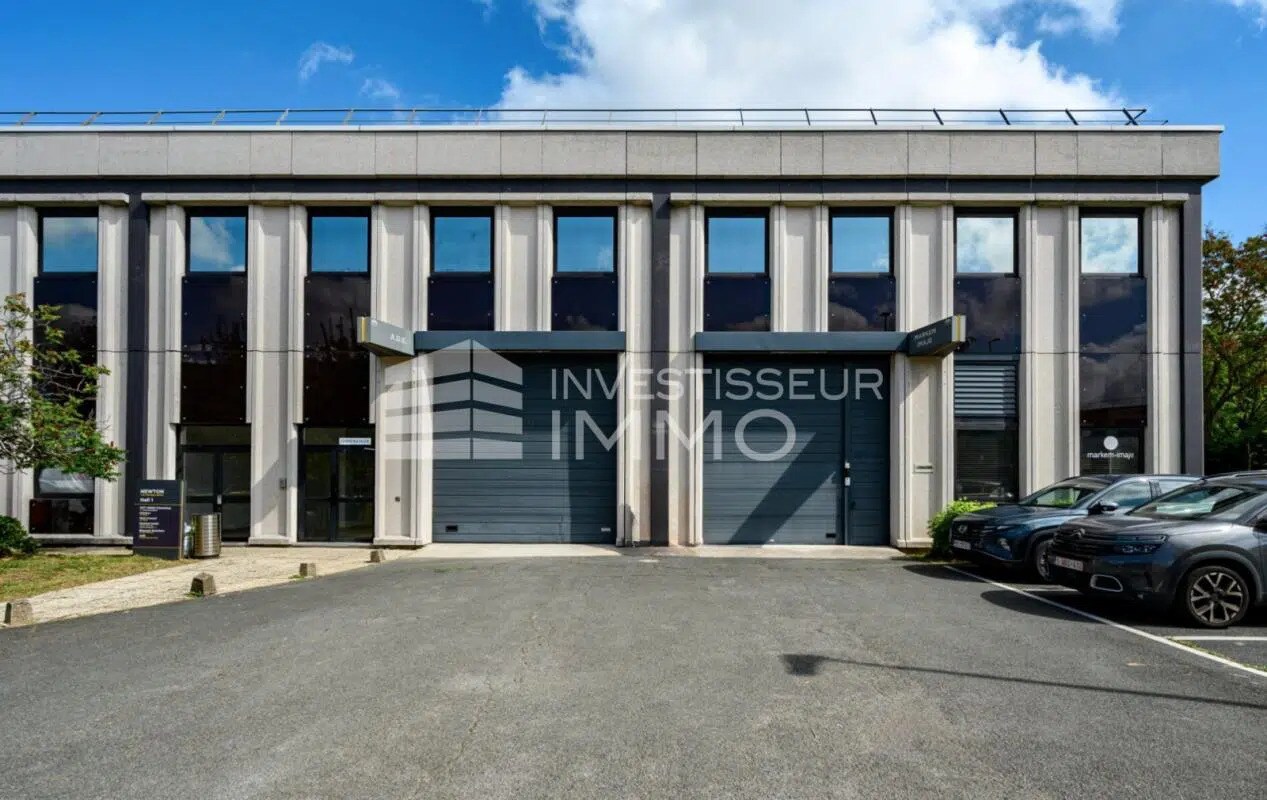 Office in Antony for lease Building Photo- Image 1 of 2