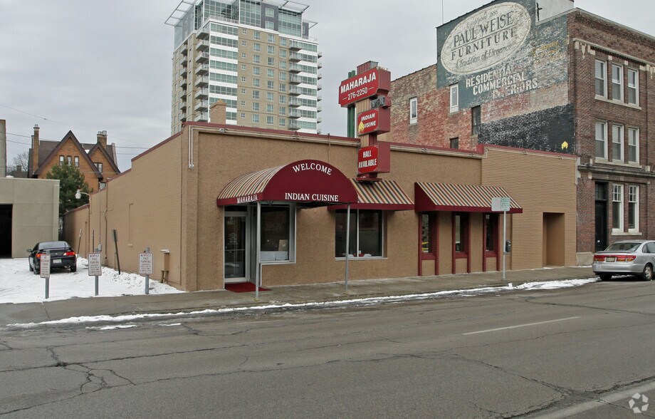 1550 N Farwell Ave, Milwaukee, WI à vendre - Photo principale - Image 1 de 2