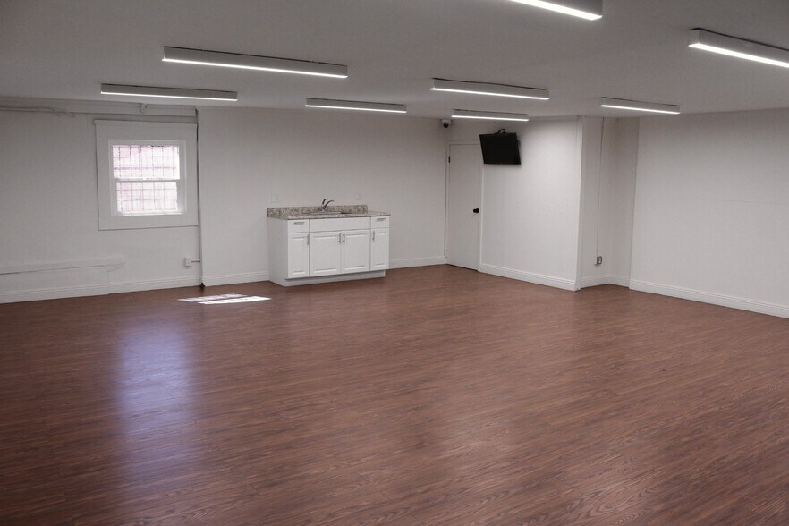 2710 S San Pedro, Los Angeles, CA for lease - Building Photo - Image 3 of 12