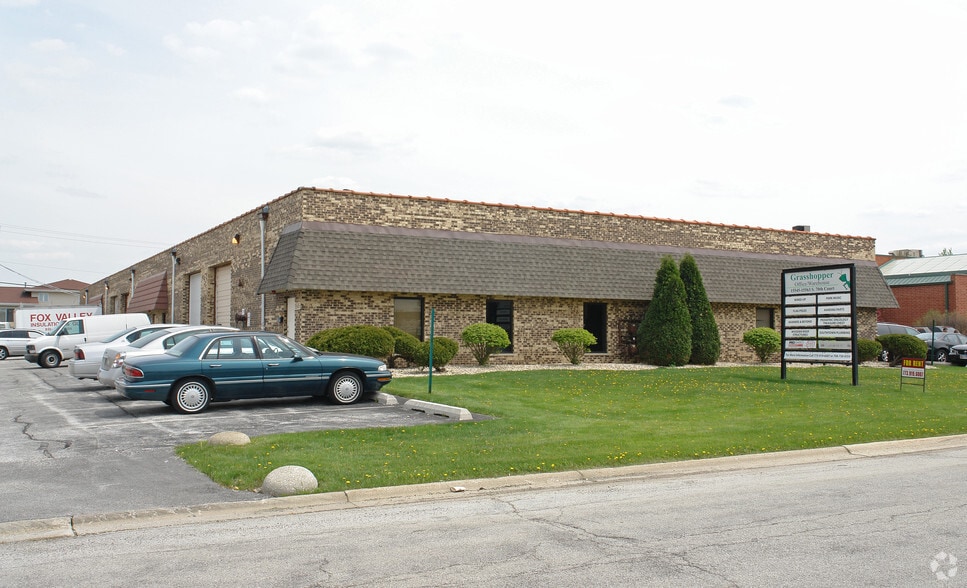 15545-15622 S 70th Ct, Orland Park, IL à louer - Photo du bâtiment - Image 2 de 8