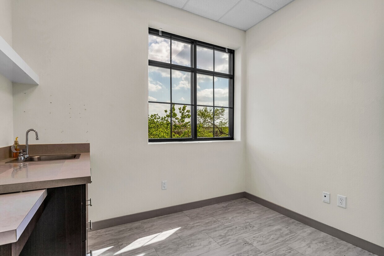 4340 N Josey Ln, Carrollton, TX 75010 - Unit 100 -  - Interior Photo - Image 1 of 10