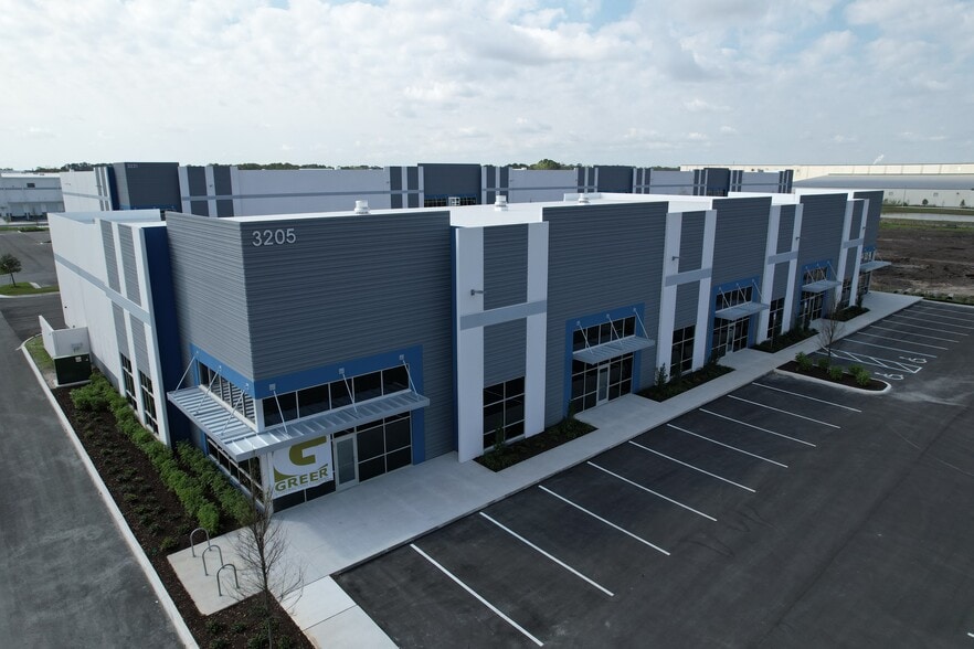 3205 St. Johns Pky, Sanford, FL for lease - Building Photo - Image 3 of 6