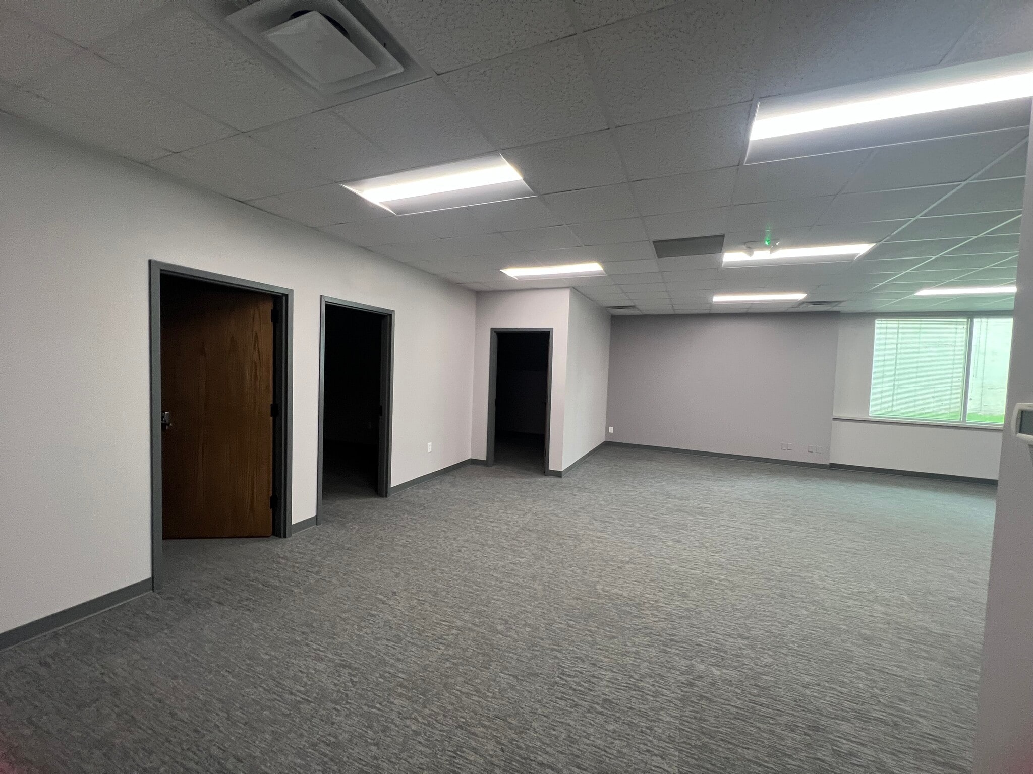 1440 NW Vivion Rd, Kansas City, MO for lease Interior Photo- Image 1 of 7