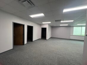 1440 NW Vivion Rd, Kansas City, MO for lease Interior Photo- Image 1 of 7