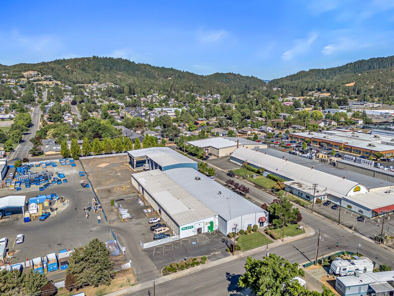 1990 NW Washington Blvd, Grants Pass, OR à vendre - Photo du bâtiment - Image 3 de 33