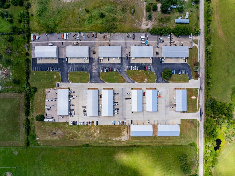 12986 Tonkaway Lake Rd, College Station, TX à louer - Photo du bâtiment - Image 3 de 6