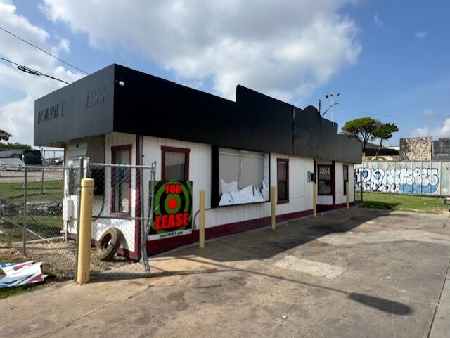 2001 E Riverside Dr, Austin, TX for lease - Primary Photo - Image 1 of 4