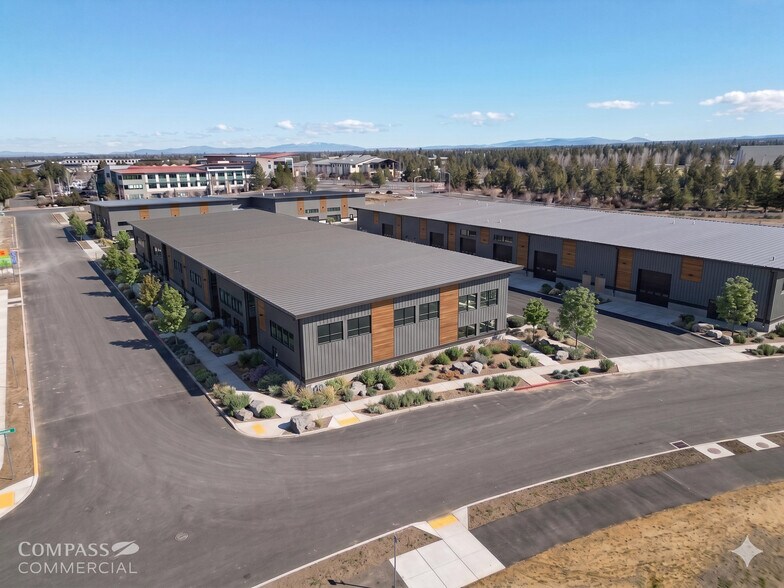 NWC of Cooley Rd. & 18th St., Bend, OR à louer - Photo du bâtiment - Image 3 de 3