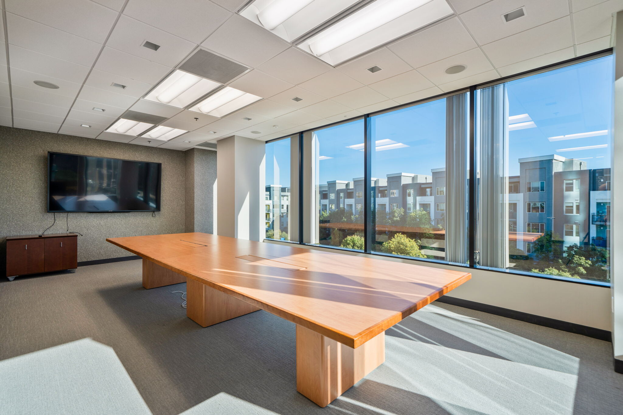 1851 E 1st St, Santa Ana, CA à louer Photo intérieure- Image 1 de 14