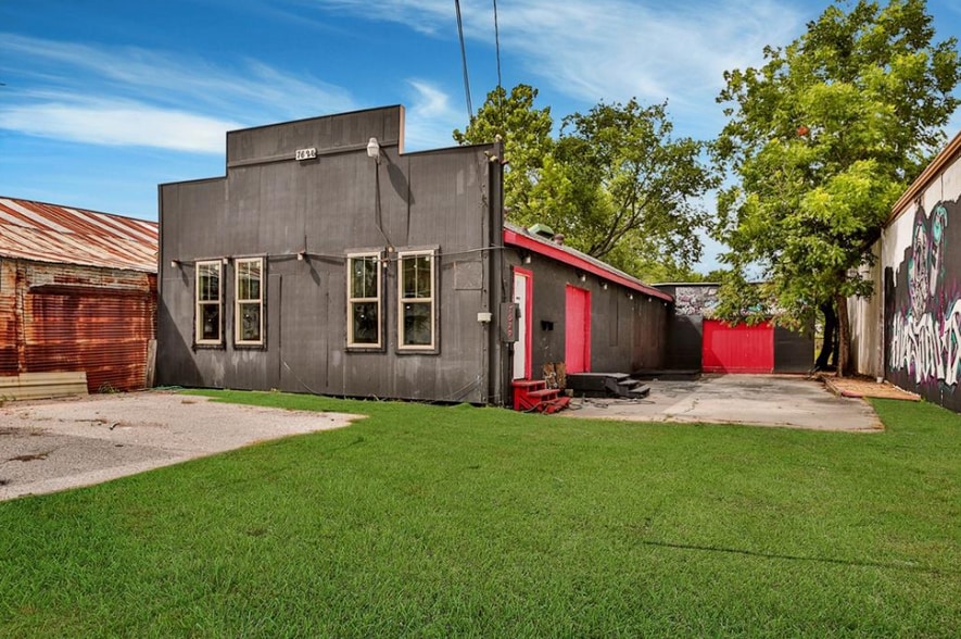 7629 Harrisburg Blvd, Houston, TX for lease - Building Photo - Image 3 of 24
