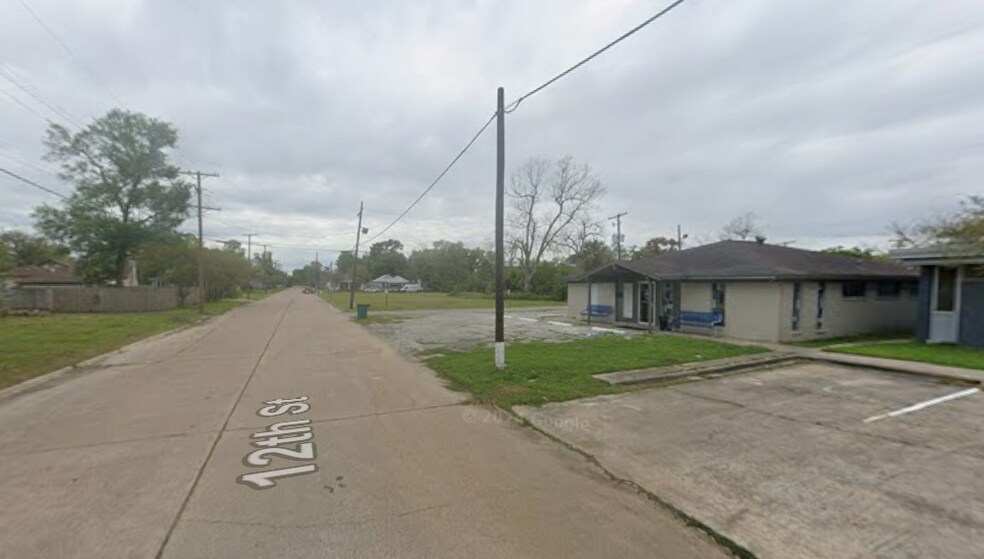 909 12th St, Orange, TX à vendre - Photo du bâtiment - Image 3 de 3
