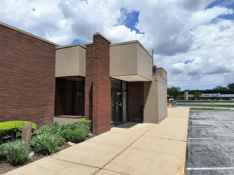 1806 Robin Hood Blvd, Schererville, IN for lease - Building Photo - Image 1 of 10