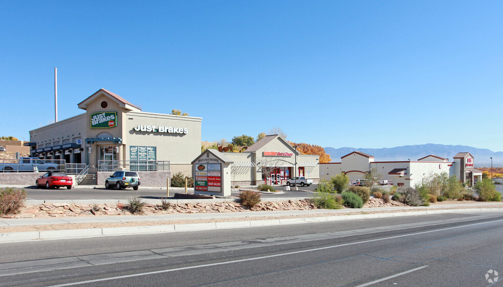 4201-4411 Montano Rd NW, Albuquerque, NM for sale - Primary Photo - Image 1 of 1