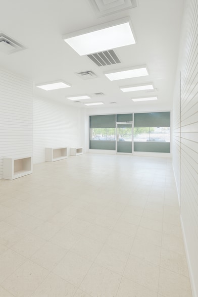 4112 4th Ave, Brooklyn, NY for lease - Building Photo - Image 1 of 8