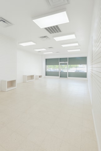 Plus de détails pour 4112 4th Ave, Brooklyn, NY - Commerce de détail à louer