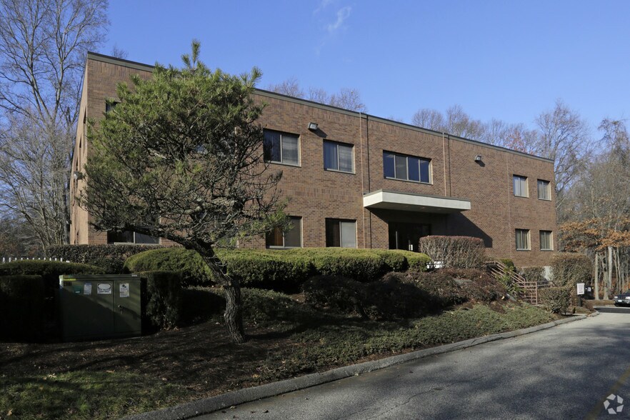 9 Cots St, Shelton, CT à vendre - Photo du bâtiment - Image 3 de 4