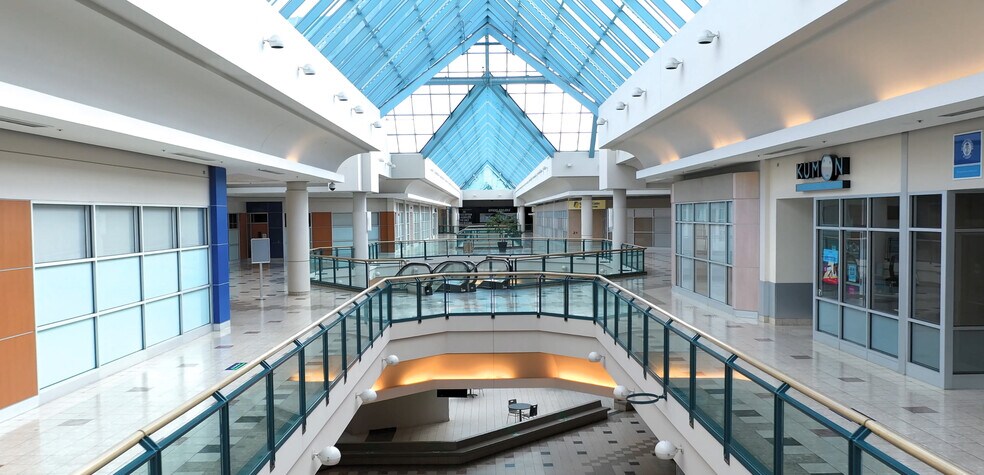 785 Wonderland Rd S, London, ON à louer - Photo intérieure - Image 2 de 16