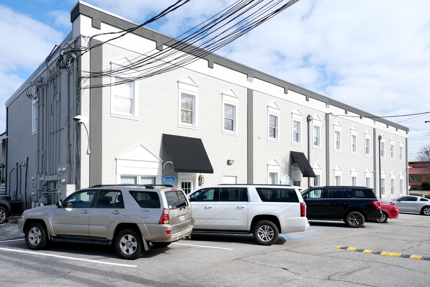 1990 Augusta St, Greenville, SC for lease - Building Photo - Image 1 of 15