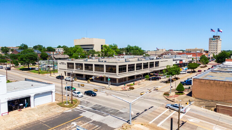 119 W Tyler St, Longview, TX à louer - Photo du bâtiment - Image 3 de 12