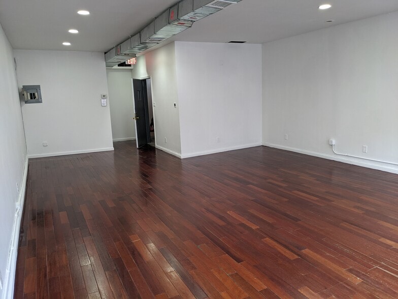 289 Seventh Ave, New York, NY for lease - Interior Photo - Image 3 of 4