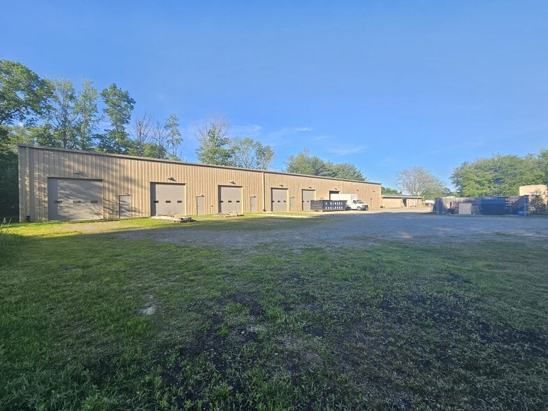 938 Lakewood Farmingdale Rd, Howell, NJ for lease - Building Photo - Image 3 of 3