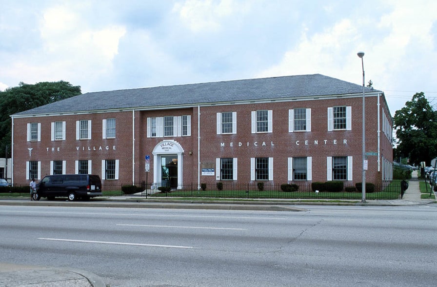 4200 Edmondson Ave, Baltimore, MD for lease - Primary Photo - Image 1 of 3