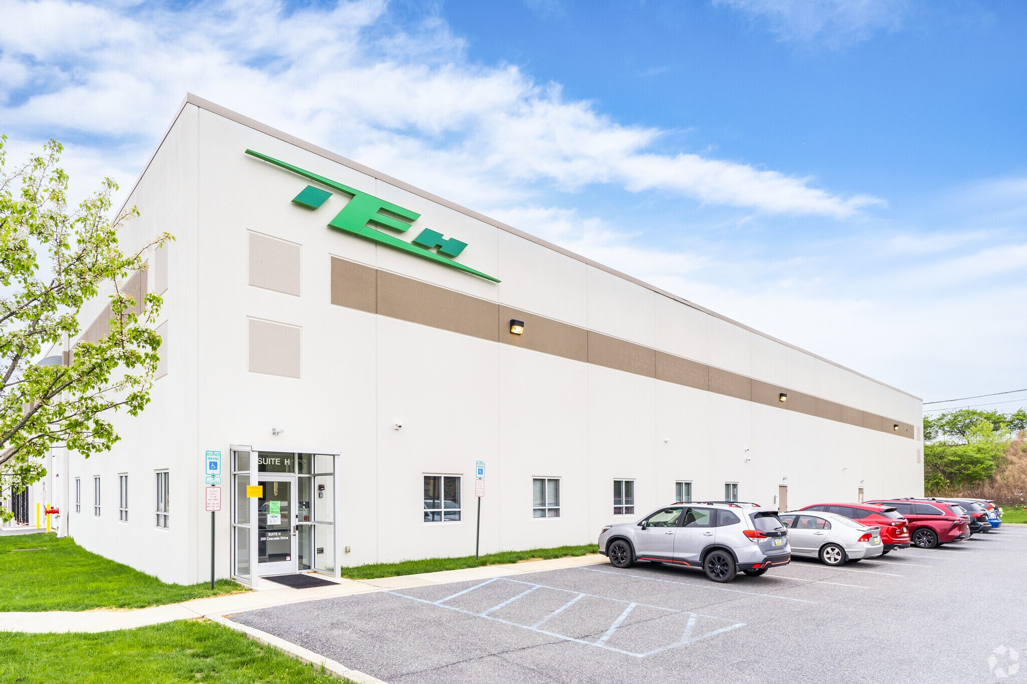 200 Cascade Dr, Allentown, PA for lease Building Photo- Image 1 of 5