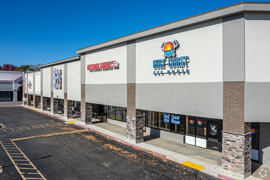 2999-3033 N College Ave, Fayetteville, AR à louer - Photo du bâtiment - Image 2 de 6