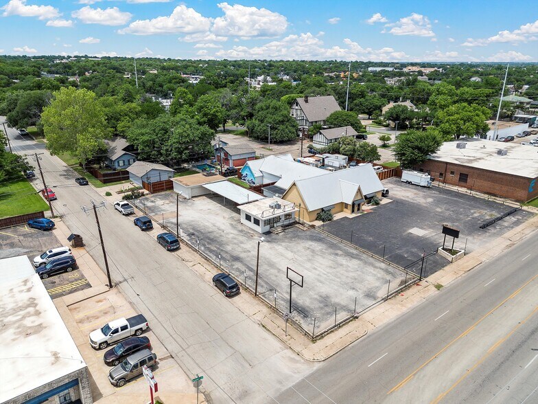 2629 Franklin Ave, Waco, TX à vendre - Photo du bâtiment - Image 1 de 6