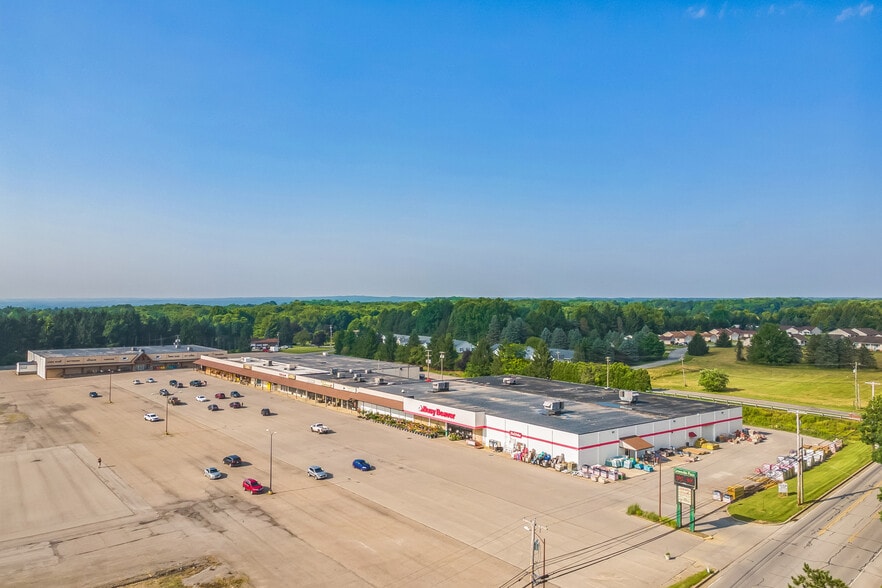 100 Hadley Rd, Greenville, PA for sale - Building Photo - Image 1 of 4