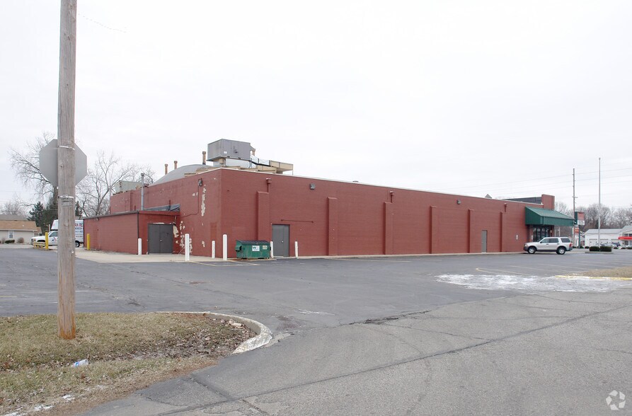 615 S Scatterfield Rd, Anderson, IN à louer - Photo du bâtiment - Image 3 de 7