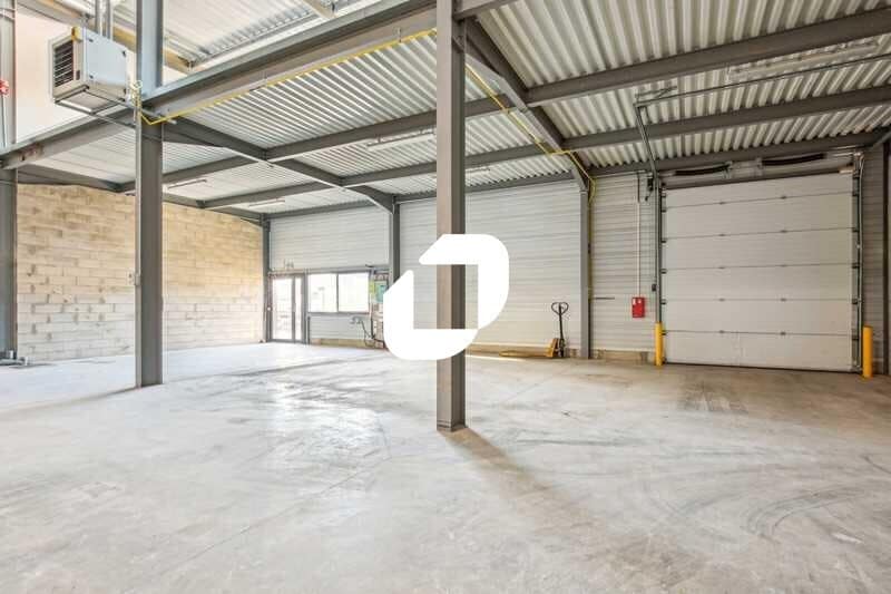 17 Rue Henri Becquerel, Aulnay-sous-Bois for lease - Interior Photo - Image 2 of 12