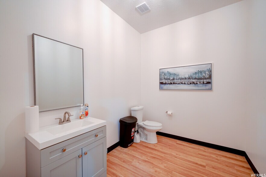 13865 S 2700 W, Bluffdale, UT à louer - Photo du bâtiment - Image 3 de 5