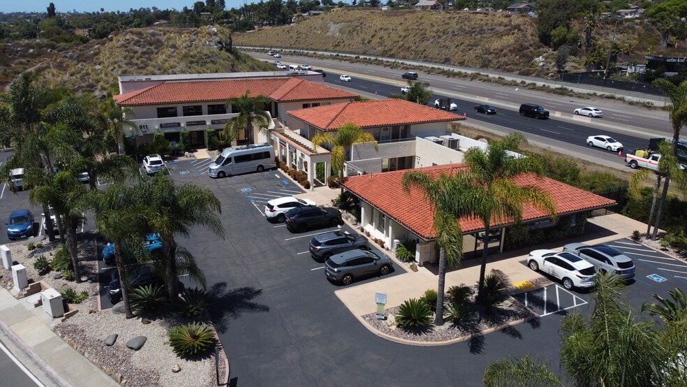 911 Hacienda Dr, Vista, CA for lease - Building Photo - Image 3 of 10